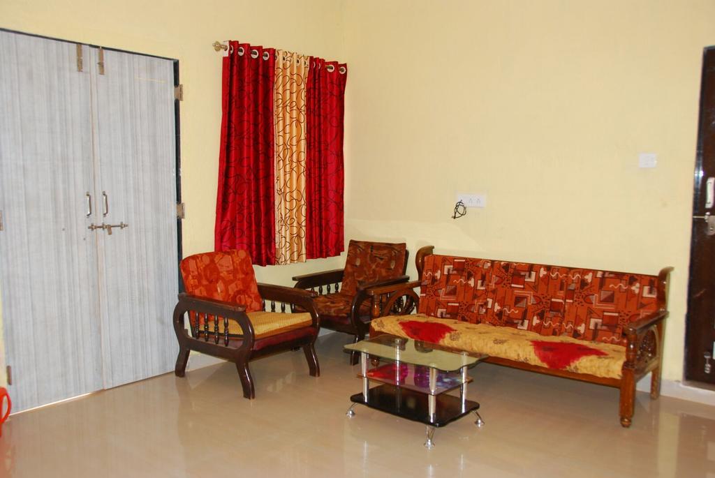 Sadgurukrupa Villa Mahableshwar 마하발레슈와르 외부 사진